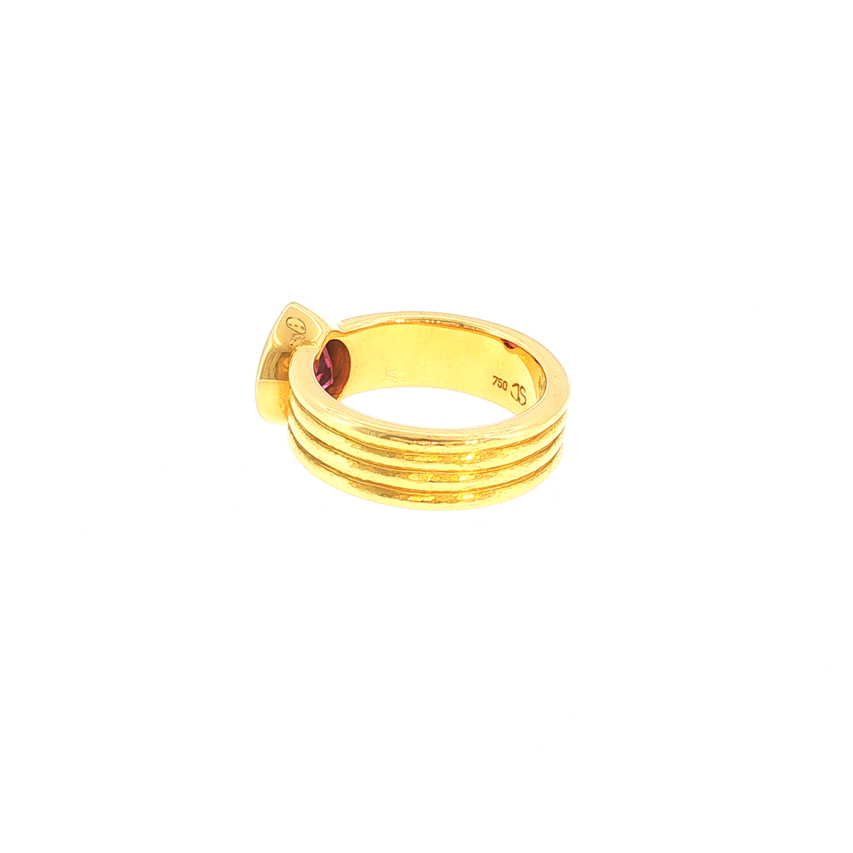 Solitärring mit rötlich-pinken Turmalin in gerilltem Gelbgold