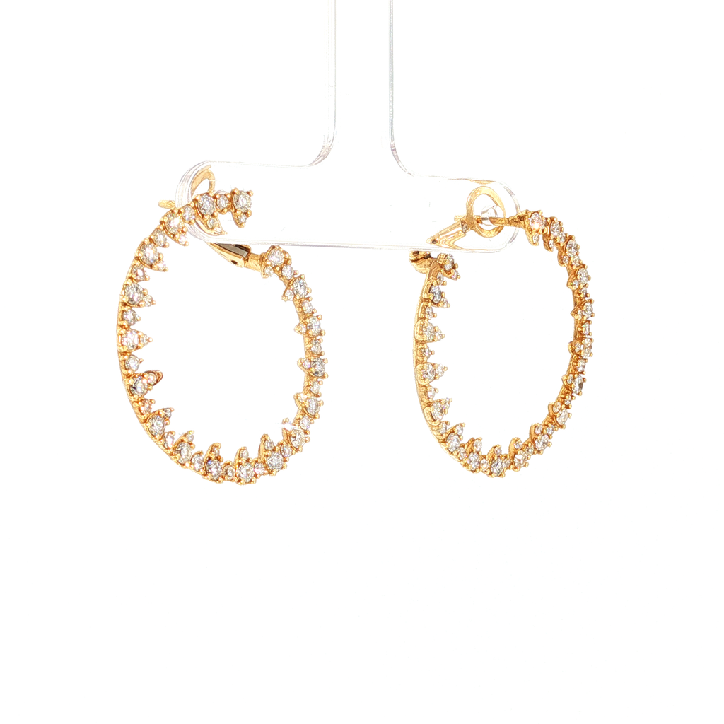 Diamant-Creolen in Gelbgold mit asymmetrischem Besatz