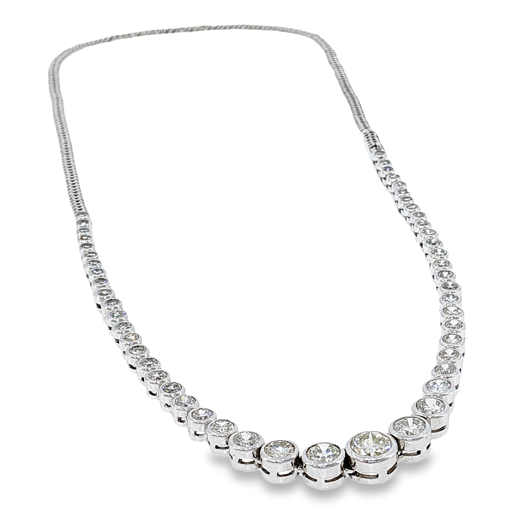 Diamant-Collier im Verlauf aus Weißgold