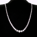 Diamant-Collier im Verlauf aus Weißgold